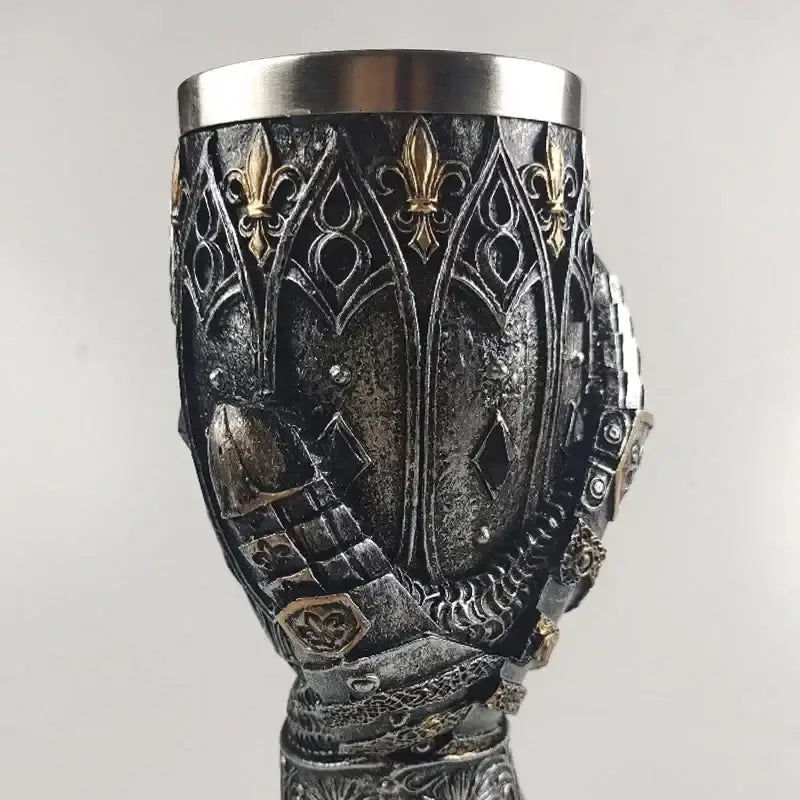 Medieval knight giant hand mug - fjornval