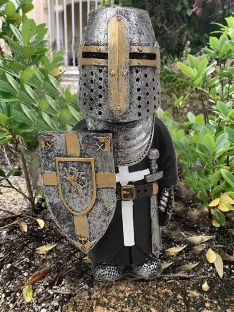 Knight Medieval gnome guard figure - fjornval