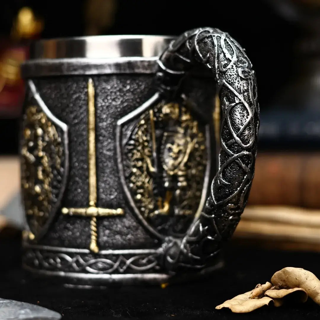 Medieval style mug, knigths & swords