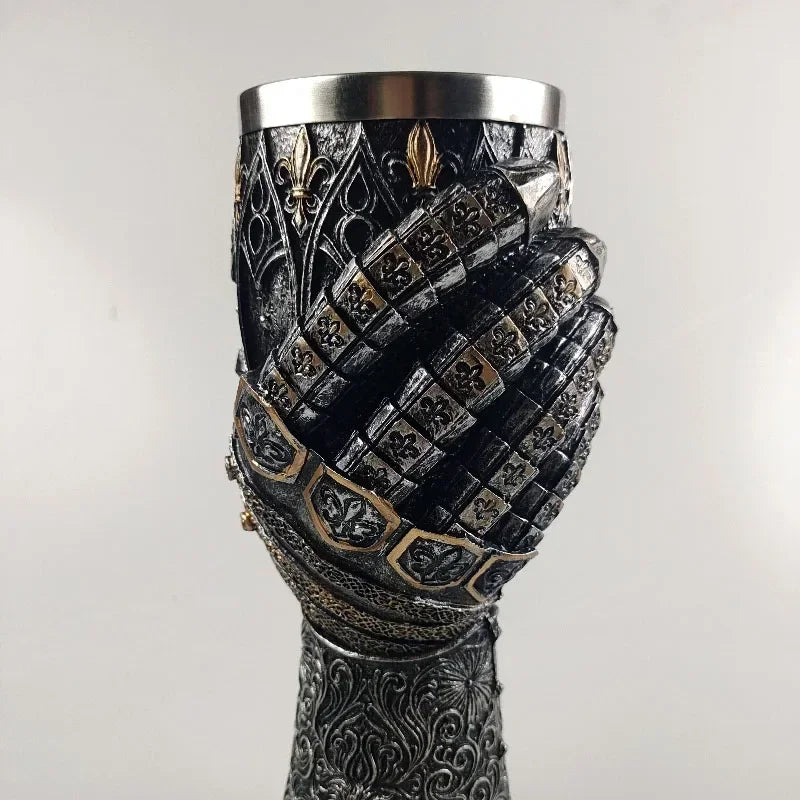 Medieval knight giant hand mug - fjornval